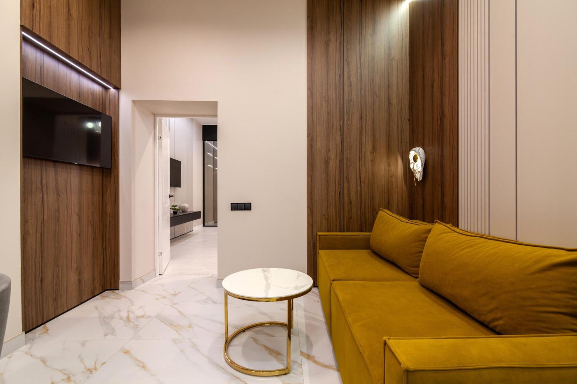 Leogrand Jacuzzi On Malaniuka 2 Apartment Lviv Exterior photo
