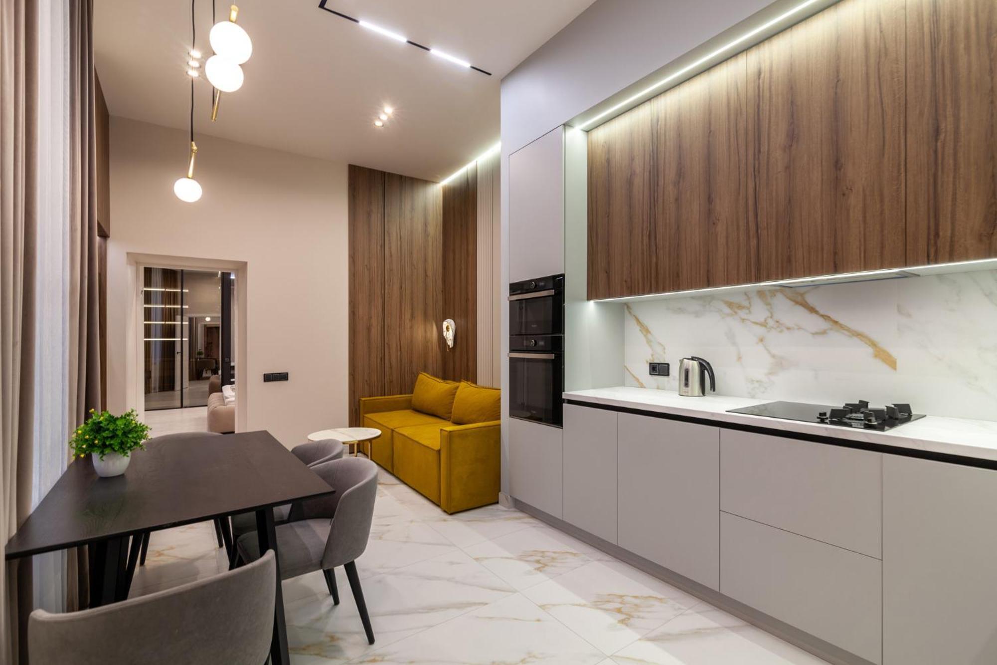 Leogrand Jacuzzi On Malaniuka 2 Apartment Lviv Exterior photo